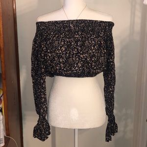 Off shoulder cute crop top new condition